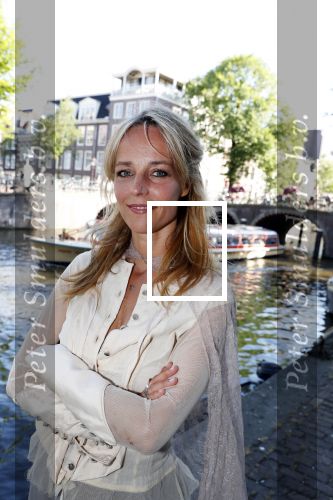 Amsterdam 29 juni 2018
Alwien Tulner met een kennis op de grachten van Amsterdam.