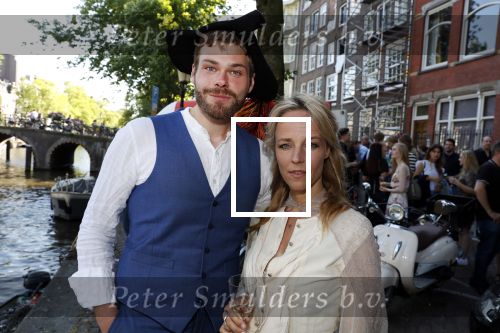 Amsterdam 29 juni 2018
Forum voor Democratie van Thierry Baudet varen met relaties door de grachten van Amsterdam . oa aanwezig Matthijs Albers Jort kelder (met eigen boot) Alwien Tulner Mat Herben Theo Hiddema en Ebru Umar.
