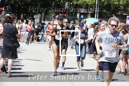 Amsterdam 1 juli 2018
Amara Onwuka met man en kinderen bvij de Edwin Evers Run.