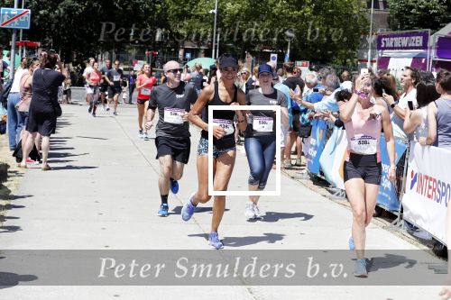 Amsterdam 1 juli 2018
Amara Onwuka met man en kinderen bvij de Edwin Evers Run.