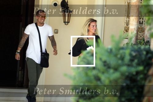 Marbella 26 juli 2018
Andre Hazes en zijn vriendin Monique en zoontje Dre vieren vakantie met Monique haar ouders in een villa van vrienden