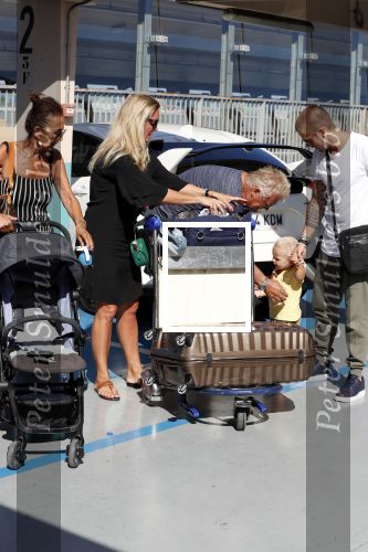 Marbella 26 juli 2018
Andre Hazes en zijn vriendin Monique en zoontje Dre vieren vakantie met Monique haar ouders in een villa van vrienden