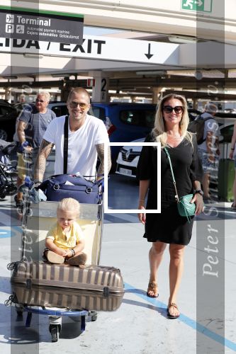 Marbella 26 juli 2018
Andre Hazes en zijn vriendin Monique en zoontje Dre vieren vakantie met Monique haar ouders in een villa van vrienden