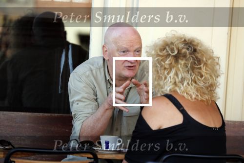 Amsterdam 5 juli 2018
Arnold Karskens met een vrouw op terras in Amsterdam zuid.