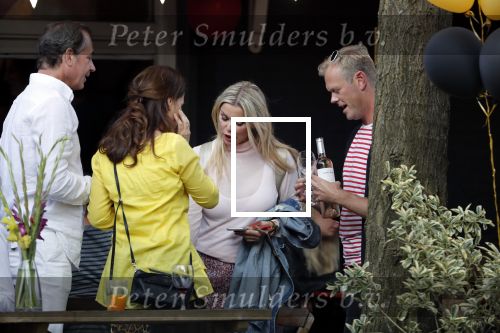 Amsterdam 13 juli 2018
Bridget Maasland en Leon de Ruiter op terras met Carolien de Bruijn en Erik de Vogel