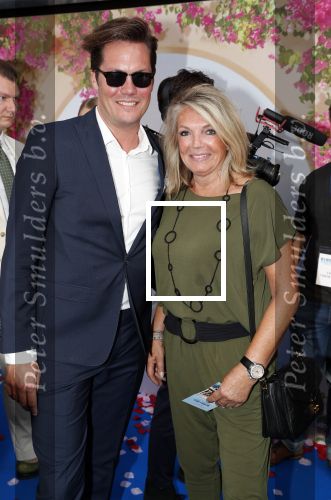 Amsterdam 17 juli 2018
Premiere Mamma mia in Tuschinski. Carla Kroon met een kennis