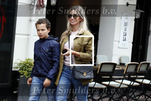 Amsterdam 18 juni 2018
Christie Bokma met zoontje op de pc hooftstraat.
