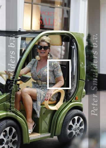 Amsterdam 21 juli 2018
Connie Witteman in haar Connieâ€™s creative Car Concept karretje op de pc hooftstraat.