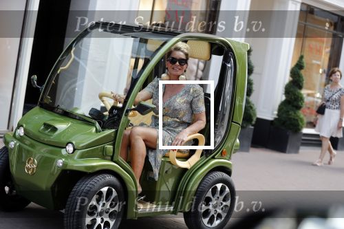 Amsterdam 21 juli 2018
Connie Witteman in haar Connieâ€™s creative Car Concept karretje op de pc hooftstraat.
