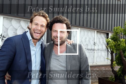 Amsterdam 6 juli 2018
Gordon viert zijn 50e verjaardag bij de Harbour Club en gaat daarna varen met de roze MS de Jordaan. Dirk taat