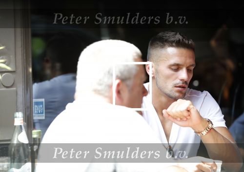 Amsterdam 24 juli 2018
Dusan tadic ( speler ajax) op terras bij v Dam.