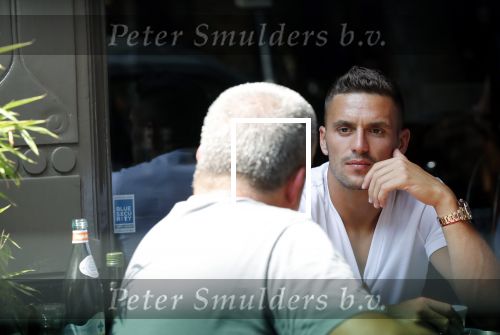 Amsterdam 24 juli 2018
Dusan tadic ( speler ajax) op terras bij v Dam.