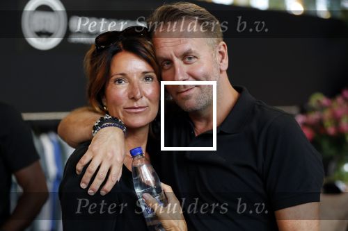 Amsterdam 9 juli 2018
Edgar Meier met een kennis op modefabriek