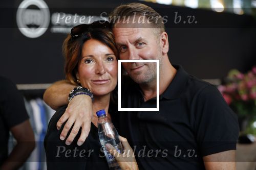 Amsterdam 9 juli 2018
Edgar Meier met een kennis op modefabriek