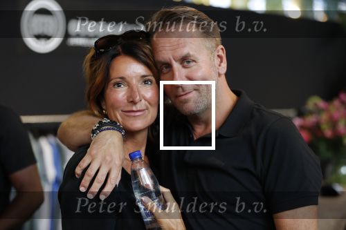 Amsterdam 9 juli 2018
Edgar Meier met een kennis op modefabriek