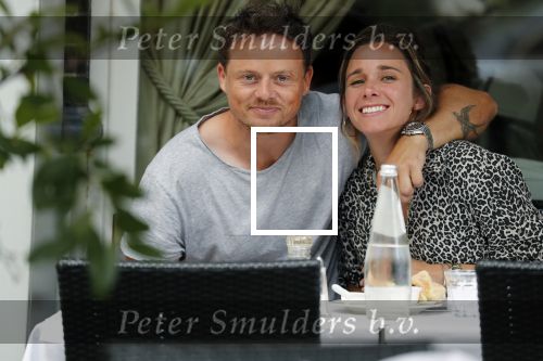 Amsterdam 18 juli 2018
Ellen Hoog met haar man Kelvin de Lang op terras.