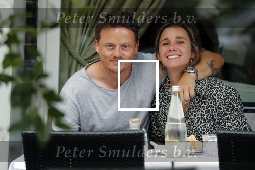Amsterdam 18 juli 2018
Ellen Hoog met haar man Kelvin de Lang op terras.