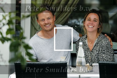Amsterdam 18 juli 2018
Ellen Hoog met haar man Kelvin de Lang op terras.