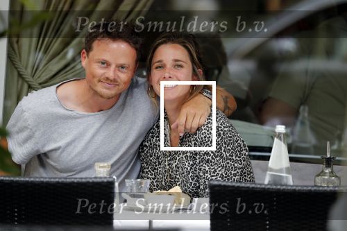 Amsterdam 18 juli 2018
Ellen Hoog met haar man Kelvin de Lang op terras.