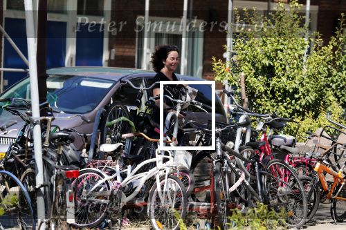 Amsterdam 1 juli 2018
Femke Halsema doet boodschappen en wandelt met haar hond.