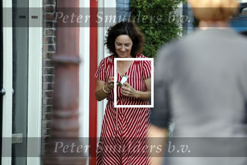 Amsterdam 28 juni 2018
Femke Halsema krijgt bloemen omdat ze de nieuwe burgemeester van Amsterdam wordt.