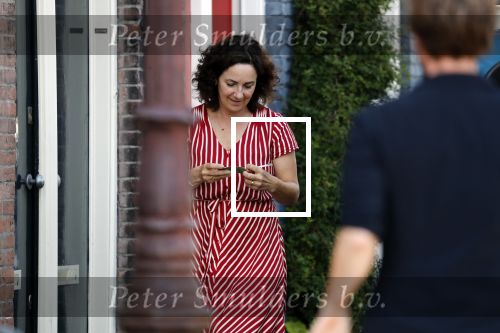 Amsterdam 28 juni 2018
Femke Halsema krijgt bloemen omdat ze de nieuwe burgemeester van Amsterdam wordt.