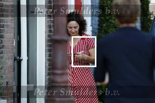 Amsterdam 28 juni 2018
Femke Halsema krijgt bloemen omdat ze de nieuwe burgemeester van Amsterdam wordt.