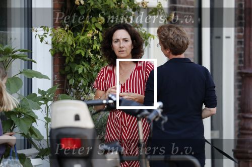 Amsterdam 28 juni 2018
Femke Halsema krijgt bloemen omdat ze de nieuwe burgemeester van Amsterdam wordt.