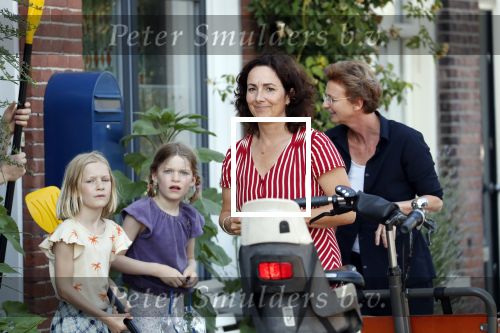 Amsterdam 28 juni 2018
Femke Halsema krijgt bloemen omdat ze de nieuwe burgemeester van Amsterdam wordt.