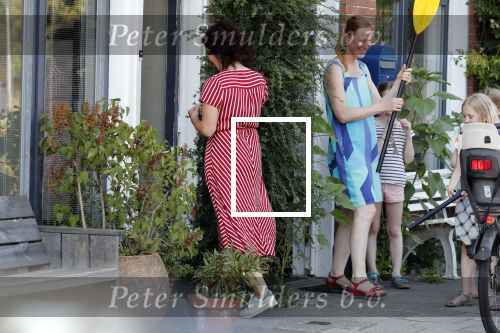 Amsterdam 28 juni 2018
Femke Halsema krijgt bloemen omdat ze de nieuwe burgemeester van Amsterdam wordt.