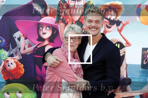 Amsterdam 15 juli 2018
De feestelijke Nederlandse premiÃ¨re van 
HOTEL TRANSSYLVANIÃ‹ 3 in PathÃ© Arena te Amsterdam. De Nederlandse stemacteurs Charly Luske, Fernando Halman, Ferry Doedens, Ilse Warringa, Tony Neef zijn aanwezig . Ferry kwam met zijn moeder