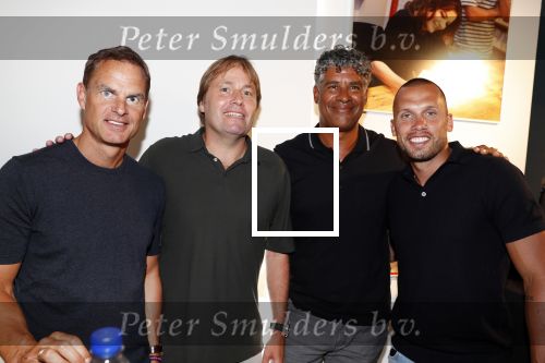 Amsterdam 7 juli 2018
Boekpresentatie Sjaak Swart bij Scheltema. Robbie Witschge Frank Rijkaard Frank de Boer en Johnny Heitinga