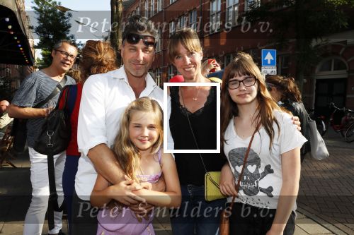 Amsterdam 13 juli 2018
Opening cafe Mimi van actrice Linde van den Heuvel en â€¦. Frederik Brom Nienke Romer en hun kinderen