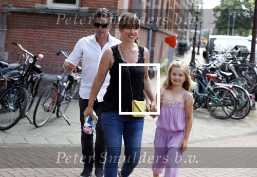 Amsterdam 13 juli 2018
Opening cafe Mimi van actrice Linde van den Heuvel en â€¦. Frederik Brom Nienke Romer en hun kinderen