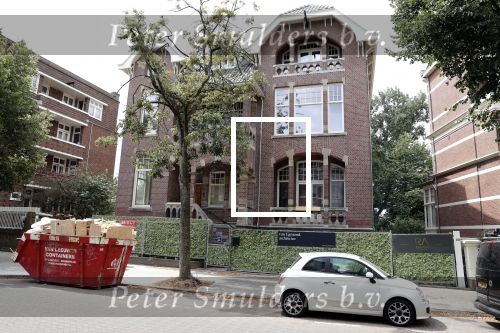 Amsterdam18 juli 2018
Nieuwe huis Roger Hodenius en Gigi Ravelli aan het vondelpark.