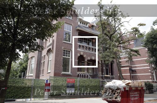 Amsterdam18 juli 2018
Nieuwe huis Roger Hodenius en Gigi Ravelli aan het vondelpark.