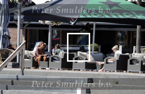 Almere 3 juli 2018
Glennis Grace met haar nieuwe vriend Levy Simon op terras.