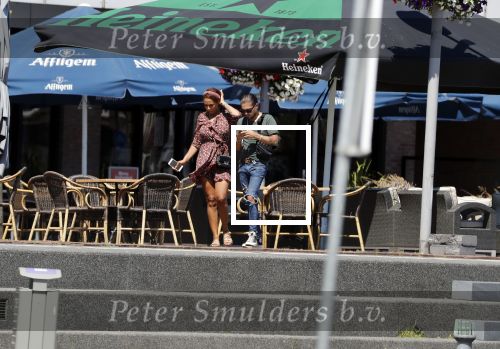 Almere 3 juli 2018
Glennis Grace met haar nieuwe vriend Levy Simon op terras.