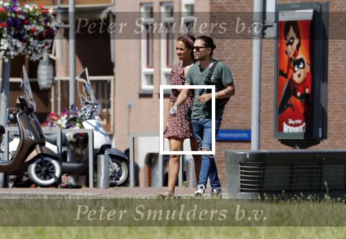 Almere 3 juli 2018
Glennis Grace met haar nieuwe vriend Levy Simon op terras.