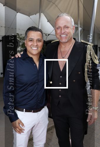 Amsterdam 6 juli 2018
Gordon viert zijn 50e verjaardag bij de Harbour Club en gaat daarna varen met de roze MS de Jordaan. Gordon met Patrick