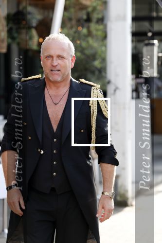 Amsterdam 6 juli 2018
Gordon viert zijn 50e verjaardag bij de Harbour Club en gaat daarna varen met de roze MS de Jordaan.