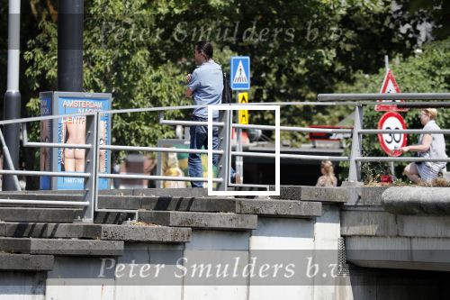 Amsterdam 4 juli 2018
Hans Teeuwen fluitend op straat.
