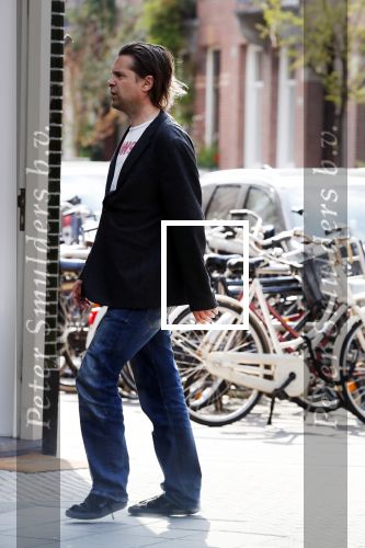 Amsterdam 11 juli 2018
Hans Teeuwen wandelt door Amsterdam zuid.