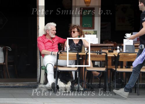 Amsterdam 11 juli 2018
Henriette Tol met haar man en hond op terras.
