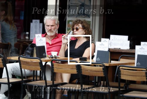 Amsterdam 11 juli 2018
Henriette Tol met haar man en hond op terras.