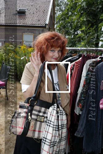 Hem 22 juli 2018
Veiling kleding en inboedel van Imca Marina . Imca gaat verhuizen en heeft daar niet voldoende ruimte.