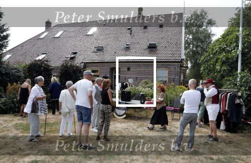 Hem 22 juli 2018
Veiling kleding en inboedel van Imca Marina . Imca gaat verhuizen en heeft daar niet voldoende ruimte.