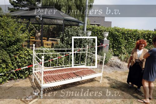 Hem 22 juli 2018
Veiling kleding en inboedel van Imca Marina . Imca gaat verhuizen en heeft daar niet voldoende ruimte.