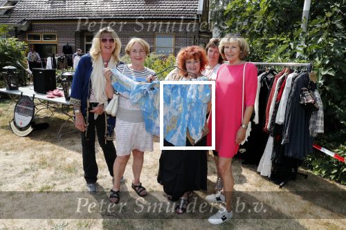 Hem 22 juli 2018
Veiling kleding en inboedel van Imca Marina . Imca gaat verhuizen en heeft daar niet voldoende ruimte.