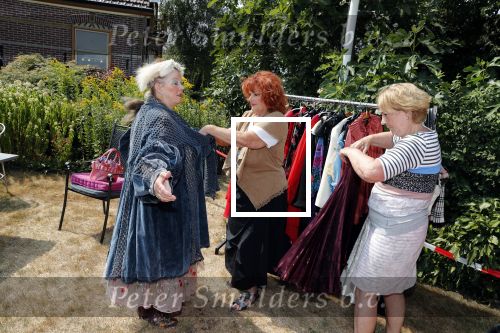 Hem 22 juli 2018
Veiling kleding en inboedel van Imca Marina . Imca gaat verhuizen en heeft daar niet voldoende ruimte.